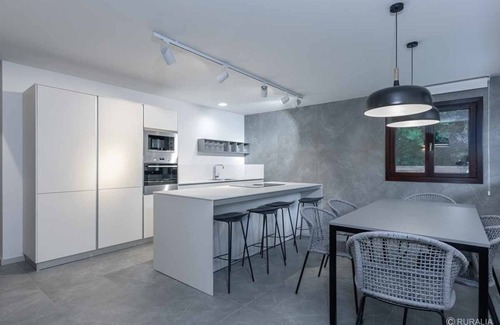 La Portilla House | Villa Valdés-An idyllic place, near the coast.