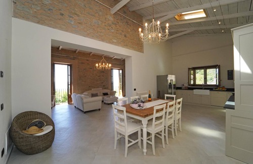 Licciana Nardi Villa | VILLA VITTORIA 8 pax