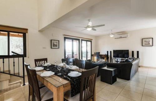 Pissouri Villa | Villa Vounos - 5 Bedroom all en-suit with pvt pool