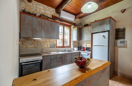 Apokoronas Villa | Villa Vrisses - Villa Rental on the Island of Crete