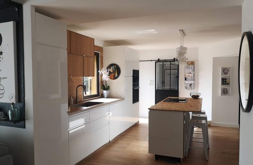 Saint-Symphorien-d'Ozon Villa | VILLA WITH SWIMMING POOL 15 MINUTES FROM LYON