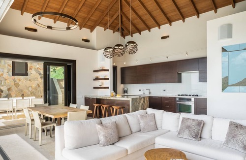 North Sound Villa | Villa Water’s Edge by Fantasia Villas