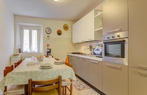 Camaiore Villa | Villa with garden near Versilia Beach