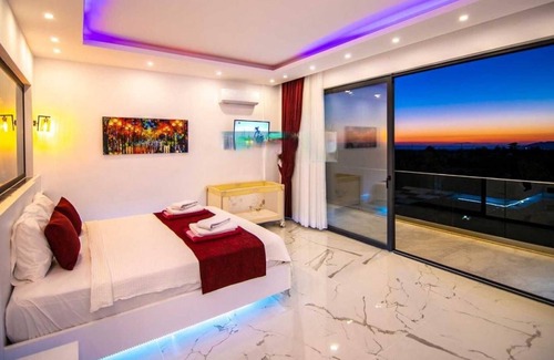 Uzumlu Apartment | Villa with Jacuzzi, Hammam, Sauna and Pool in Kas
