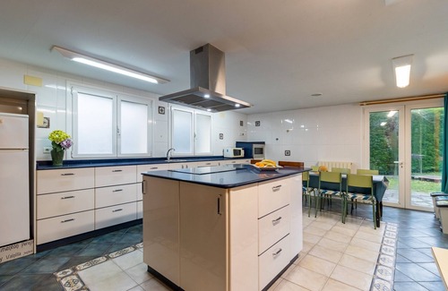 Valle de Ruesga Villa | Villa with Mountain View, Private Terrace and Air Conditioning