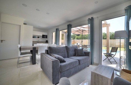 Saint-Augustin Villa | Villa with private pool and Jacuzzi on a residence with tennis