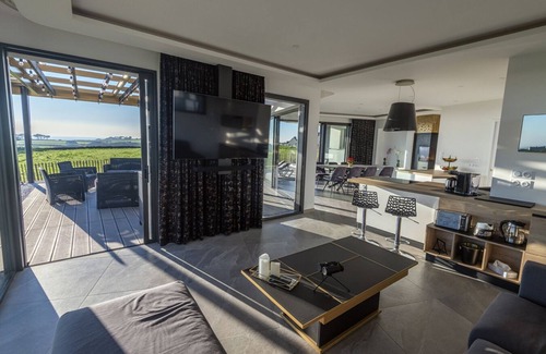 Plougonvelin House | Villa with private Jacuzzi, relaxing wellness weekends and holidays, seaside