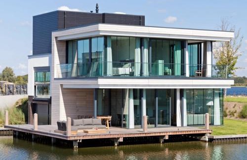 Arnemuiden House | Villa with private pool on the Veerse Meer, cleaning included