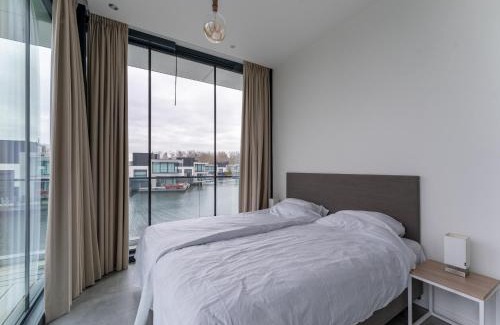 Arnemuiden House | Villa with private pool on the Veerse Meer, cleaning included