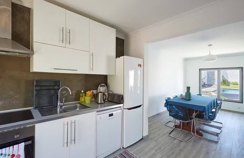 Sao Pedro da Cadeira Villa | Villa with an Ocean View