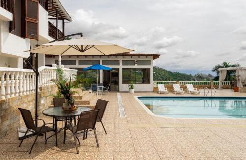 Anapoima Villa | Villa with Swimming Pool, Jacuzzi and Sauna