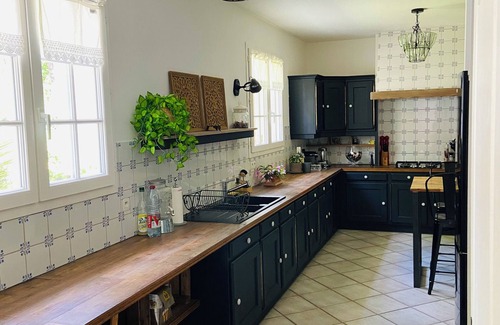 Breuillet Villa | Villa with swimming pool