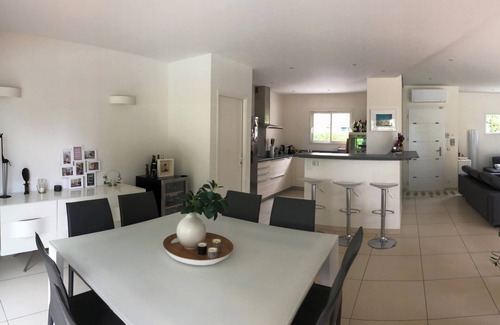 Montpellier House | Villa with swimming pool near the sea and Montpellier