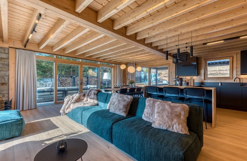 Ortheuville House | Villa Wood - Gîte 10 Personnes à Tenneville