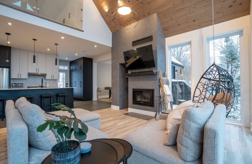 Saint-Damien Ski Chalet | VillaBaraka| Envol Huards|Hot Tub | EV |Pool Table