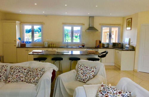 Saint-Antoine-Cumond House | Village location, private pool close to Aubetterre sur Dronne