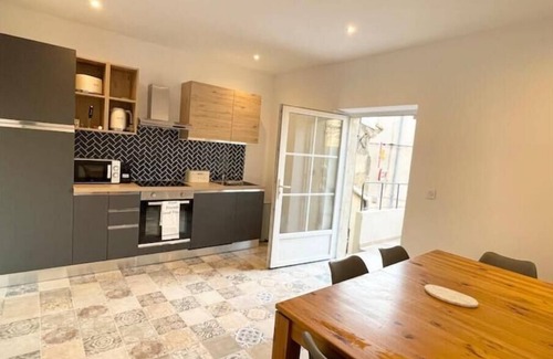 Cornillon-Confoux House | Village house on 2 levels with 2 bedrooms and 2 terraces
