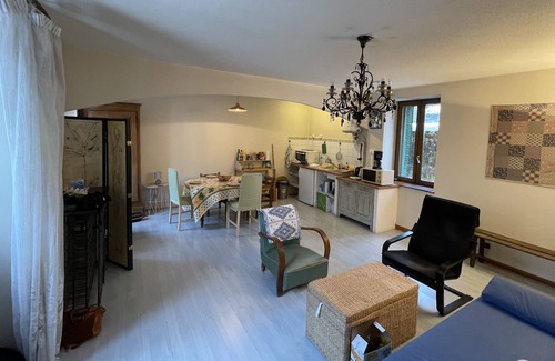 Saint-Lupicin House | Village house with garden