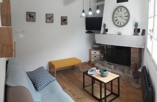 Sainte-Colombe-sur-Guette House | Village house on 3 levels comfortable, good benefits
