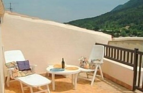 Lapradelle House | Village House with roof terrace, balcony, garden and magnificent Pyrenean Views.