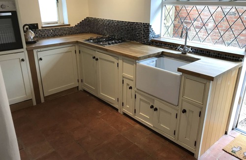 Bretford Cottage | Village Period Cottage next to a idyllic stream