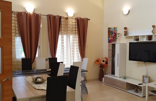 Olivella House | VILLAILUSIONS, RESORT AT 15KM SITGES. Swimming pool, sauna, spa, billiards, table soccer, barbecue.