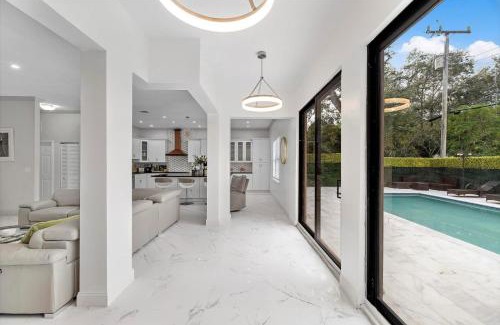 North Miami Villa | VillaLee Luxury Heated Pool & Spa Sauna Golf