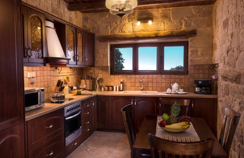 Tsikalaria Villa | VillaMalaxa Private Luxury with amazing Views all over the city