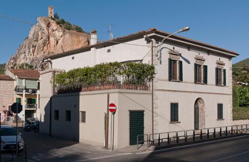 Caprona House | VillAmorosa