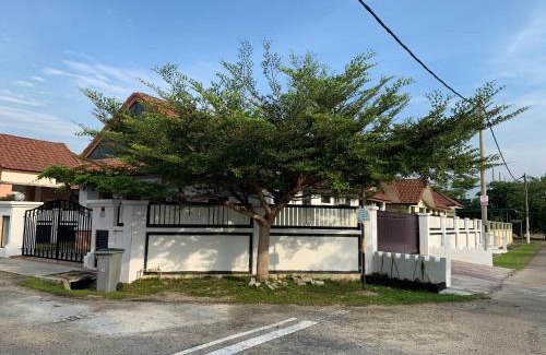 Sri Gading Apartment | VillaParadise Homestay