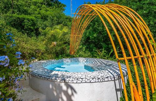 Isla Navidad Villa | Villas Bambu