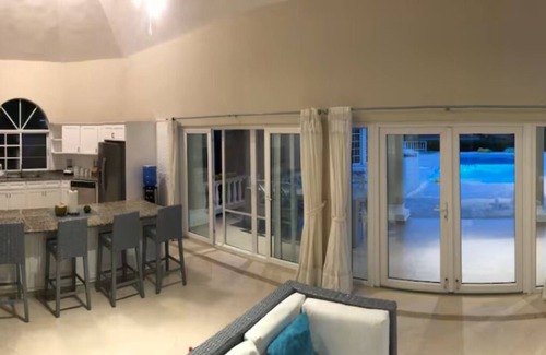 Urbanizacion Tavarez Villa | VillaTracey! 3BR/3BA Luxury Sosua OcnView Pool Jacuzzi Pool Table Walk to Town