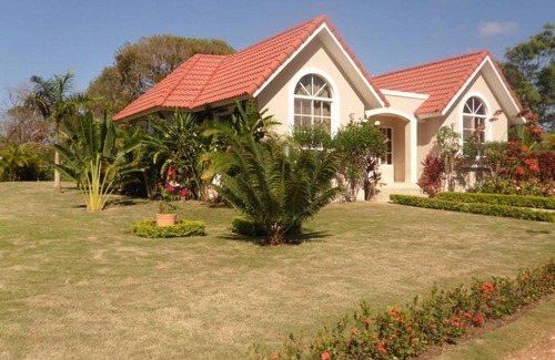 Urbanizacion Tavarez Villa | VillaTracey! Sosua 3 BR Pool Wifi Cable Maid #154