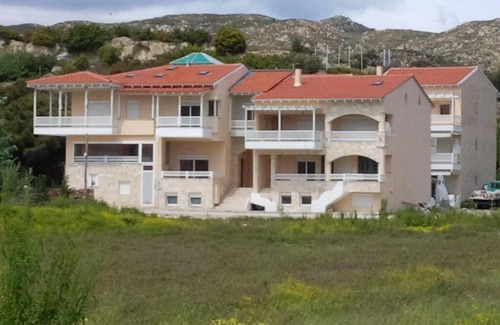 Kalamitsi Apartment | VILLEA VILLAGE