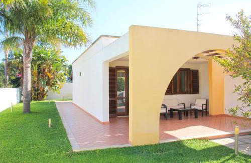 Torre Saracena House | Villetta Ciliegio by TerraSalento