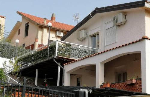 Costa Saracena-Castelluccio House | Villetta sul mare in residence