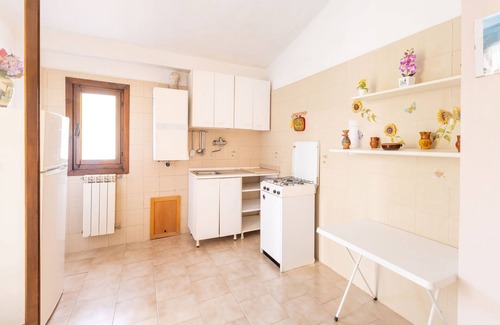 Montincello Apartment | Villini delle Rose -Quadrilocale 5 by BarbarHouse