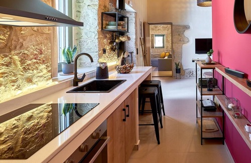 Archanes Apartment | Vin Dimora Suites with shared pool - Vino Roze