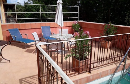 Poilhes Apartment | Vinauberge, Loft Muscat in former wine cellar with terrace next to Canal du Midi