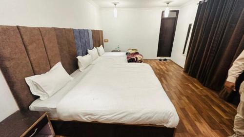Katra Hotel | Vinayak Inn Banganga Road Katra