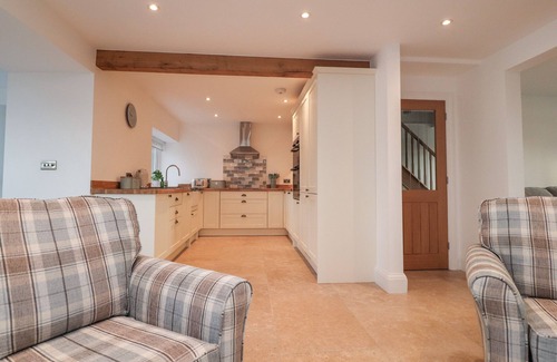Pilling House | VINE COTTAGE, pet friendly, character holiday cottage in Pilling