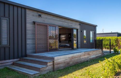 Martinborough House | Vinebox on Wilson