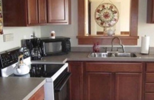 Geneva House | Vineview Inn-Farm Experience in the Heart of Wine Country-ice wine festival area