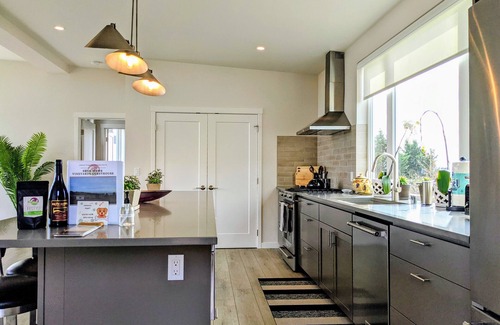 Salem House | Vineyard Stay at Bryn Mawr the “Right Amount of Everything”