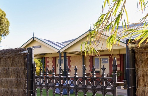 Bremer Apartment | Vineyard Suite for a couple in Historical Homestead, relax on family winery.