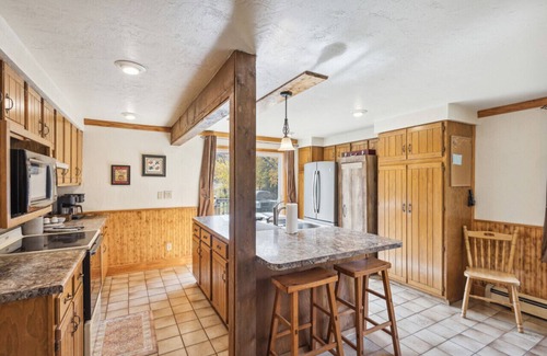 Morrison House | Vineyard View near Winery in Country Side