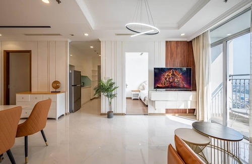 Hang Xanh Apartment | Vinhomes Central Park Apartment