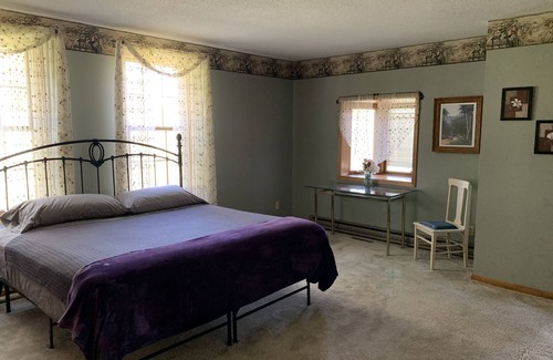 Mondovi Other | Vintage 2 or 4 Bedroom Farmhouse 1.5 miles from Mondovi