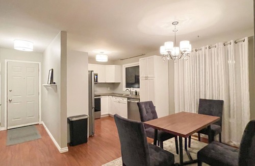 Yorkton House | Vintage Bungalow. It’s Better than a hotel. spread out & enjoy the space.