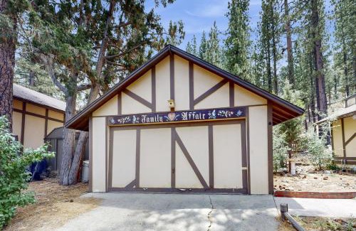 Woodlands House | Vintage Chalet